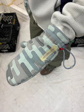 Load image into Gallery viewer, 2000s Vandalize Digi Camo Mittens - Size OS