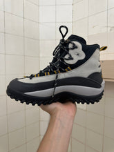 Load image into Gallery viewer, 2000s Salomon 'Snowmonkey' Hiking Boots - Size 9.5 US
