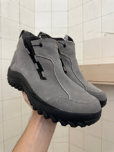 Load image into Gallery viewer, 2000s Salomon SAMPLE Polar Fleece Lined Chukkas with Quicklace - Size 9 US