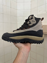 Load image into Gallery viewer, 2000s Salomon 'Snowmonkey' Hiking Boots - Size 10.5 US