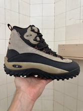 Load image into Gallery viewer, 2000s Salomon 'Snowmonkey' Hiking Boots - Size 10.5 US