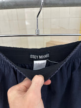 Load image into Gallery viewer, 1990s Issey Miyake Light Cotton Elastic Shorts - Size L