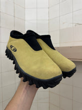 Load image into Gallery viewer, 2000s Salomon Snow Clog in Yellow - Size 8 US
