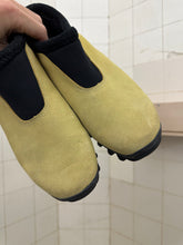 Load image into Gallery viewer, 2000s Salomon Snow Clog in Yellow - Size 8 US