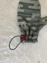 Load image into Gallery viewer, 2000s Vandalize Digi Camo Mittens - Size OS