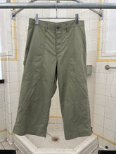 Load image into Gallery viewer, 1990s Dexter Wong 3/4th Darted Knee Shorts - Size S