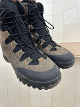 Load image into Gallery viewer, 2000s Salomon 'Snowdog' Hiking Boots - Size 11.5 US