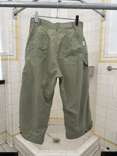 Load image into Gallery viewer, 1990s Dexter Wong 3/4th Darted Knee Shorts - Size S