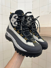 Load image into Gallery viewer, 2000s Salomon 'Snowmonkey' Hiking Boots - Size 9.5 US