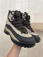 Load image into Gallery viewer, 2000s Salomon 'Snowmonkey' Hiking Boots - Size 10.5 US