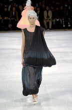 Load image into Gallery viewer, ss2001 Issey Miyake Pleated Scarf with Fillings - Size OS