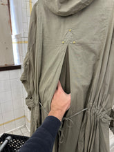 Load image into Gallery viewer, 1980s Vintage Italian Light Cargo Coat with Removable Hood - Size M