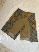 Load image into Gallery viewer, ss2001 Burberry Prorsum Modern Plaid Kilt Shorts - Size M