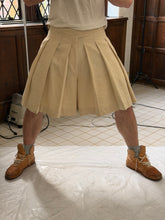 Load image into Gallery viewer, 1980s Tokio Kumagai Gurkha Kilt Shorts - Size XL
