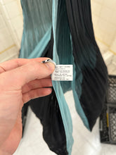 Load image into Gallery viewer, ss2001 Issey Miyake Pleated Scarf with Fillings - Size OS