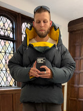 Load image into Gallery viewer, 2000s Ron Orb Hooded Puffer Jacket - Size L