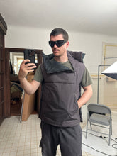 Load image into Gallery viewer, 1990s Ryuichiro Shimazaki Padded Flat Pattern Vest - Size M