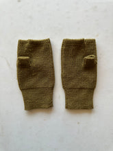 Load image into Gallery viewer, 1990s Jurgen Lehl Tabi Knit Fingerless Gloves - Size M