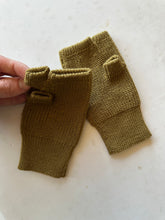 Load image into Gallery viewer, 1990s Jurgen Lehl Tabi Knit Fingerless Gloves - Size M