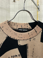 Load image into Gallery viewer, ss1992 Issey Miyake Abstract Knit Sweater - Size M