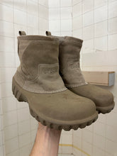 Load image into Gallery viewer, Vintage Crocs Fleece Lined Duck Boots - Size 10 US
