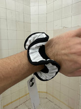 Load image into Gallery viewer, 1990s Final Home Zippered Scrunchie with Carabiner Ring - Size OS