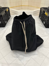 Load image into Gallery viewer, aw2014 Rick Owens 'Moody' Oversized Cotton Sateen Shorts - Size M/L