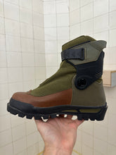 Load image into Gallery viewer, 1990s Salomon Adventure 9 Hiking Boots in Green - Size 8.5 US