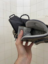 Load image into Gallery viewer, 1990s Salomon Adventure 7 Gen 1 - Size 6.5 US