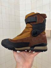 Load image into Gallery viewer, 1990s Salomon Adventure 9 Hiking Boots in Orange - Size 9 US