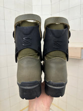 Load image into Gallery viewer, 1990s Salomon Adventure 9 Hiking Boots in Green - Size 8.5 US