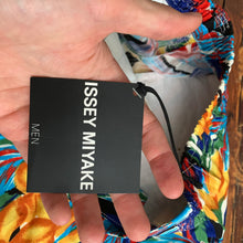 Load image into Gallery viewer, ss1993 Issey Miyake Aloha Floral Shorts - Size M