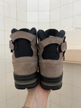 Load image into Gallery viewer, 2000s Salomon Adventure 7 Gen 2 - Size 8.5 US