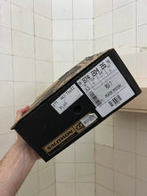 Load image into Gallery viewer, 1990s Salomon Adventure 7 Gen 1 - Size 7 US