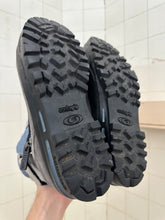 Load image into Gallery viewer, 2000s Salomon Adventure 7 Gen 2 - Size 7.5 US