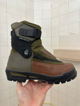 Load image into Gallery viewer, 1990s Salomon Adventure 9 Hiking Boots in Green - Size 8.5 US