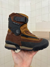 Load image into Gallery viewer, 1990s Salomon Adventure 9 Hiking Boots in Orange - Size 9 US