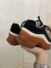 Load image into Gallery viewer, ss1998 Issey Miyake Futuristic Black and Gum Platform Low Trainers - Size 7 US (23.5cm)