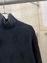 Load image into Gallery viewer, 1980s Issey Miyake Faded Purple Elongated Knit with 3D Detailing - Size M