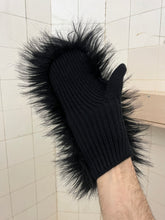 Load image into Gallery viewer, 1990s Yohji Yamamoto Faux Fur Hairy Mittens - Size S