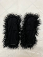 Load image into Gallery viewer, 1990s Yohji Yamamoto Faux Fur Hairy Mittens - Size S