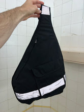 Load image into Gallery viewer, 2000s Samsonite ‘Travel Wear’ Reflective Tri-Harness Bag - Size OS