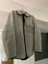 Load image into Gallery viewer, 1990s Griffin Snow Grey Micro-Fleece Jacket with Articulate Sleeves - Size L