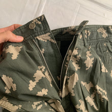 Load image into Gallery viewer, ss1995 CDGH+ Digi Camo Military Trousers - Size S