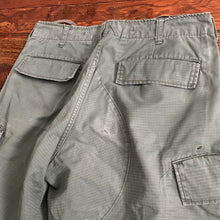 Load image into Gallery viewer, 1999 General Research Faded Sage Ripstop Cargo Pants - Size M