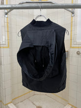 Load image into Gallery viewer, 2000s Samsonite ‘Travel Wear’ Backpack Vest - Size M