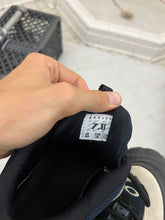 Load image into Gallery viewer, 2000s Oakley ‘Nail’ Mid Sneaker - Size 7 US