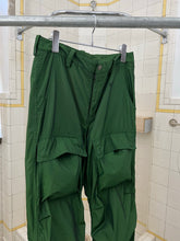 Load image into Gallery viewer, ss2007 Issey Miyake Green Textured Nylon Tactical Pants - Size M