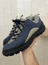 Load image into Gallery viewer, 2000s Oakley ‘Nail’ Low Top in Blue - Size 12 US