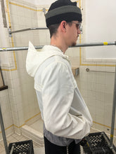 Load image into Gallery viewer, 2000s Samsonite 'Travel Wear' White Windbreaker with Bill Brimmed Hood - Size M